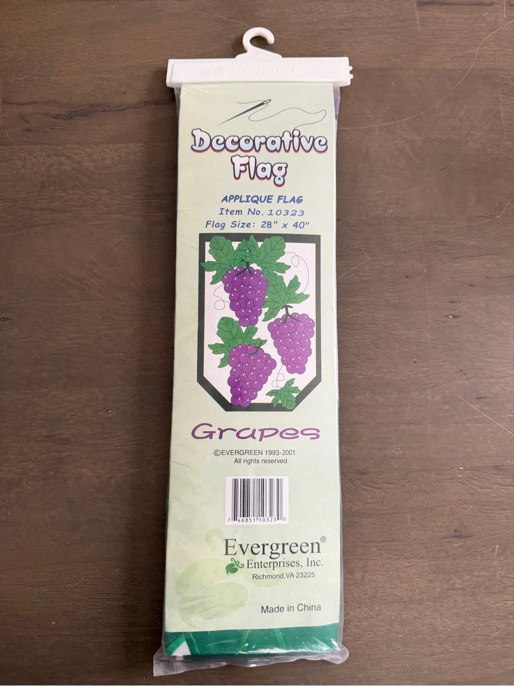 Evergreen Enterprises Appliqué Grapes Decorative Flag 28